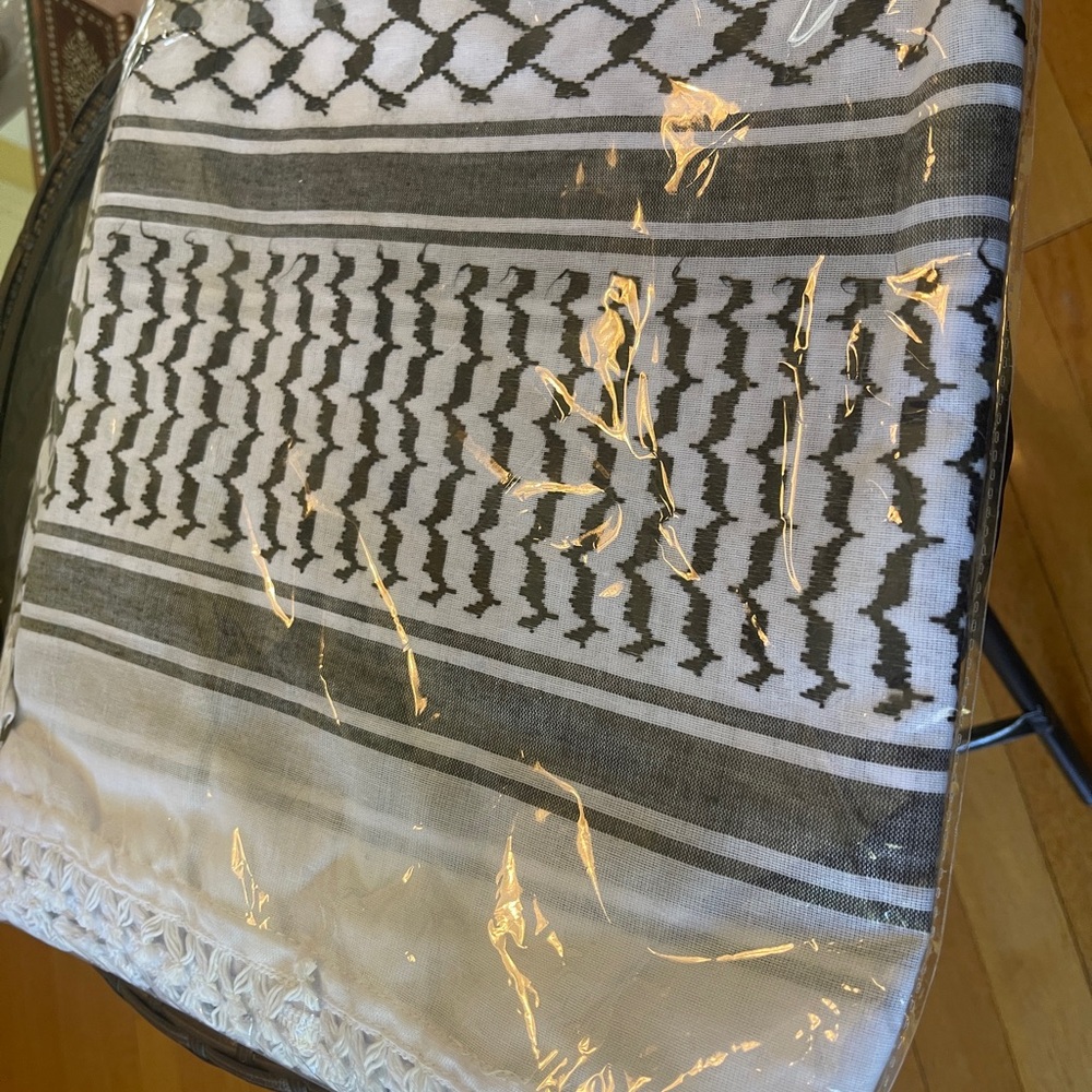 Elegant White Lace Scarf